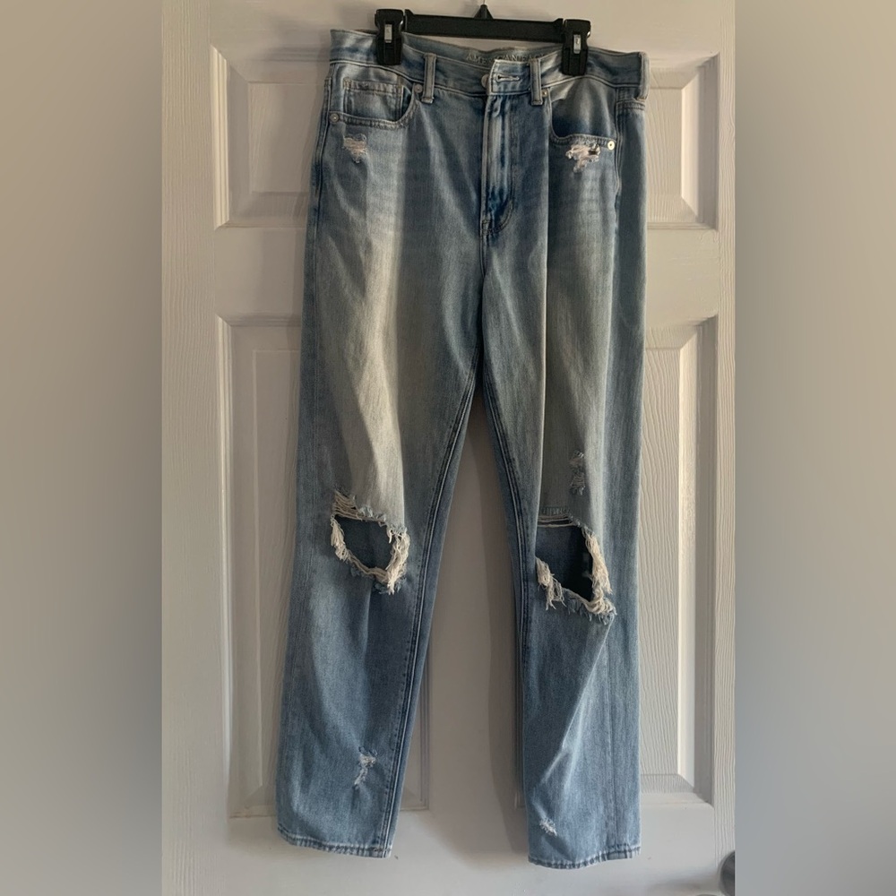 American Eagle Outfitters size 6 Mom jeans